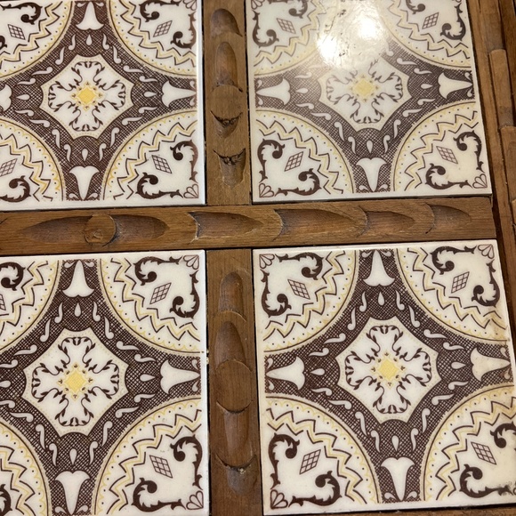 Vintage 1970’s Wooden Ceramic Tile Serving Tray W/ Handles - Picture 10 of 11